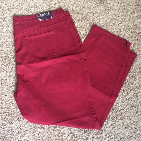 Gloria Vanderbilt Sadie Slim Leg Jeans 